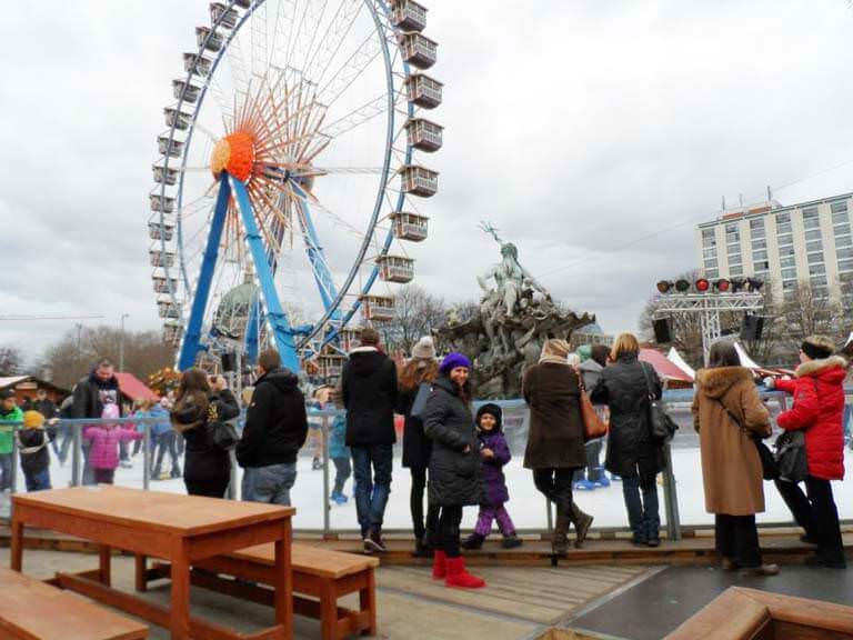 Alexanderplatz Dönme Dolap