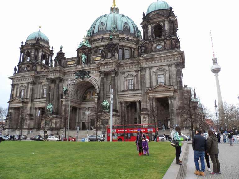 Berlin katedralinden bir görünüm