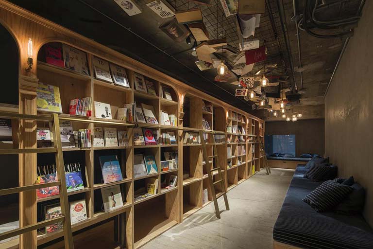 Her Kitap Kurdunun Rüyası: Tokyo Kitap Otel